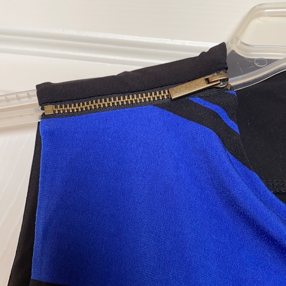 WORTHINGTON BLACK/BLUE/WHITE SLEEVELESS TOP WITH ZIPPER COLLAR ON EACH SIDE! - Picture 3 of 7